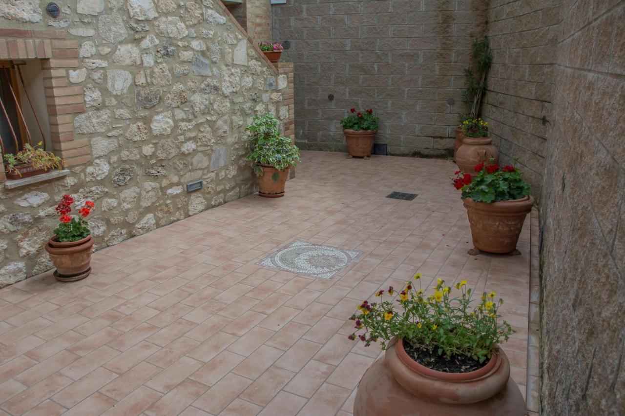 I Due Cipressi Torrenieri Exterior foto